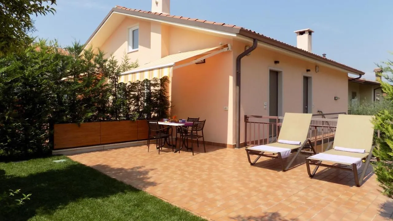 Millyholidays - Apartment Lilla - Center - Nearby Beach - Private Garden - Spa Pool Bardolino Italië