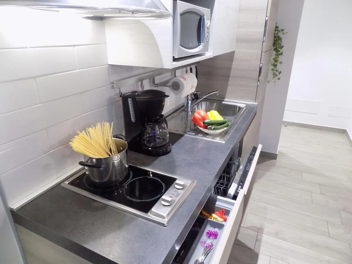 Millyholidays - Apartment Lilla - Center - Nearby Beach - Private Garden - Spa Pool Bardolino Italië
