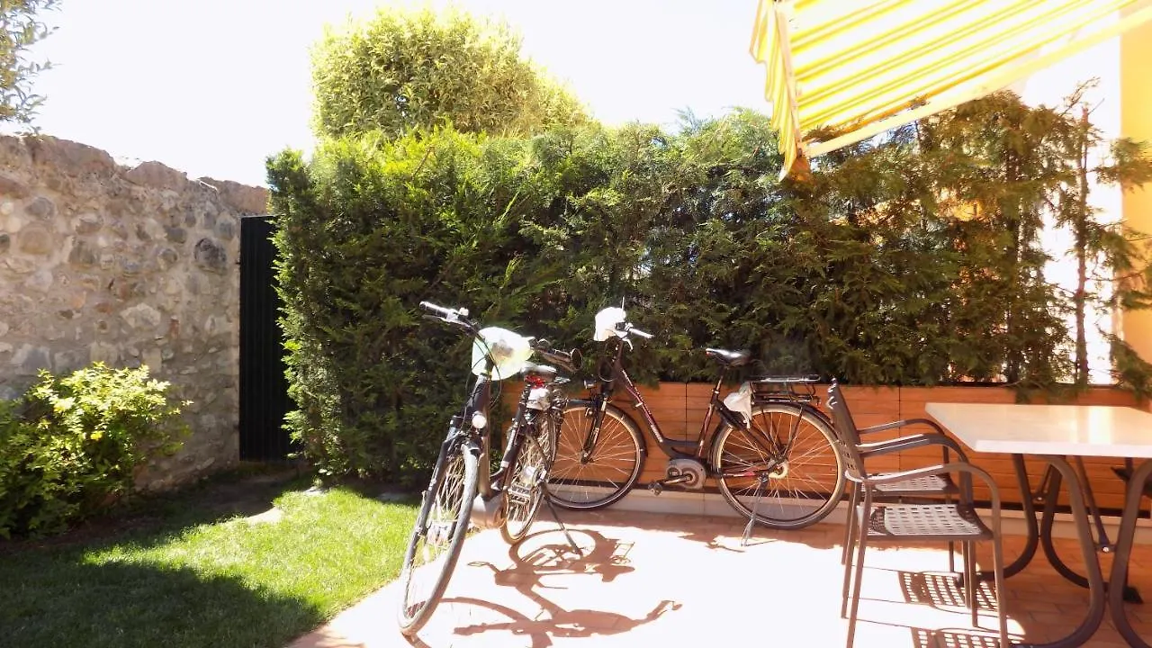 Millyholidays - Apartment Lilla - Center - Nearby Beach - Private Garden - Spa Pool Bardolino Włochy