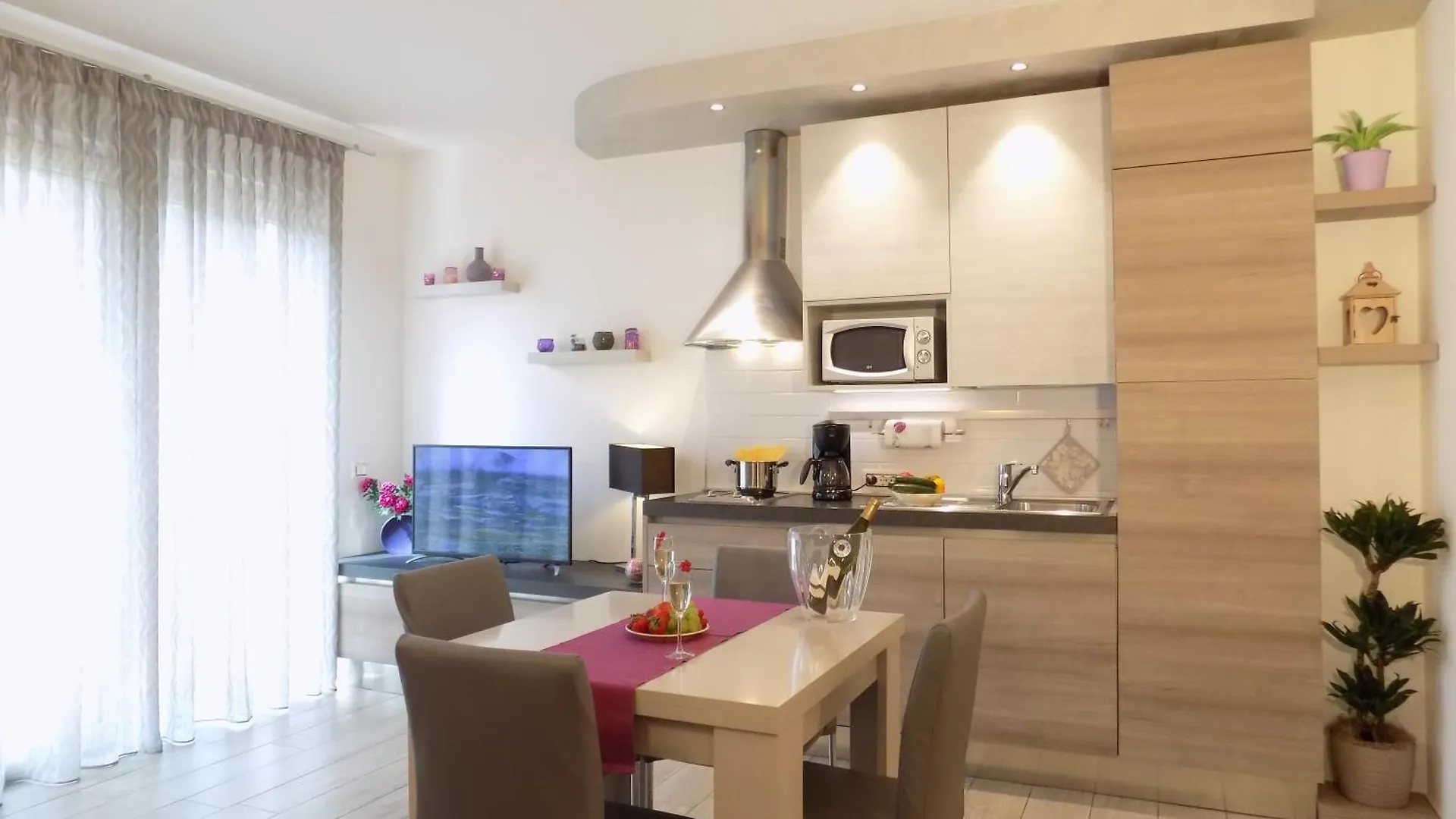 Millyholidays - Apartment Lilla - Center - Nearby Beach - Private Garden - Spa Pool Bardolino