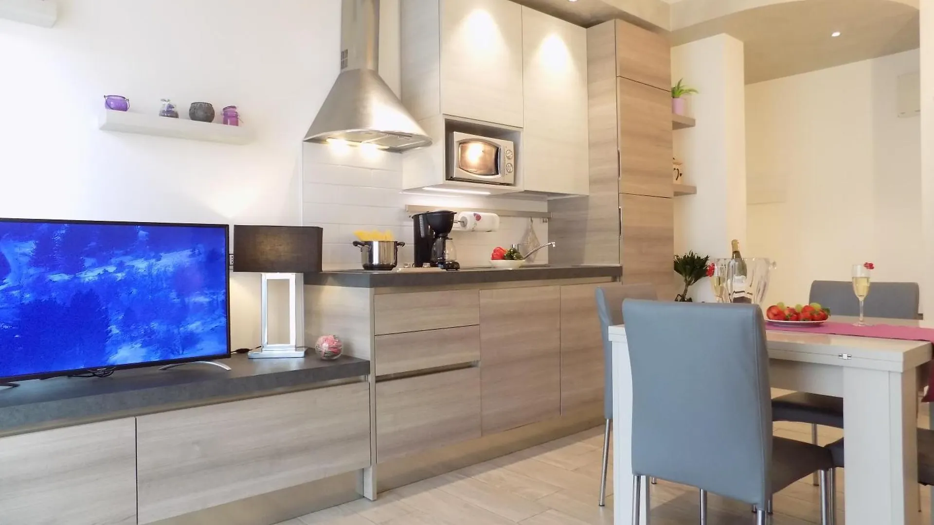 Millyholidays - Apartment Lilla - Center - Nearby Beach - Private Garden - Spa Pool Bardolino